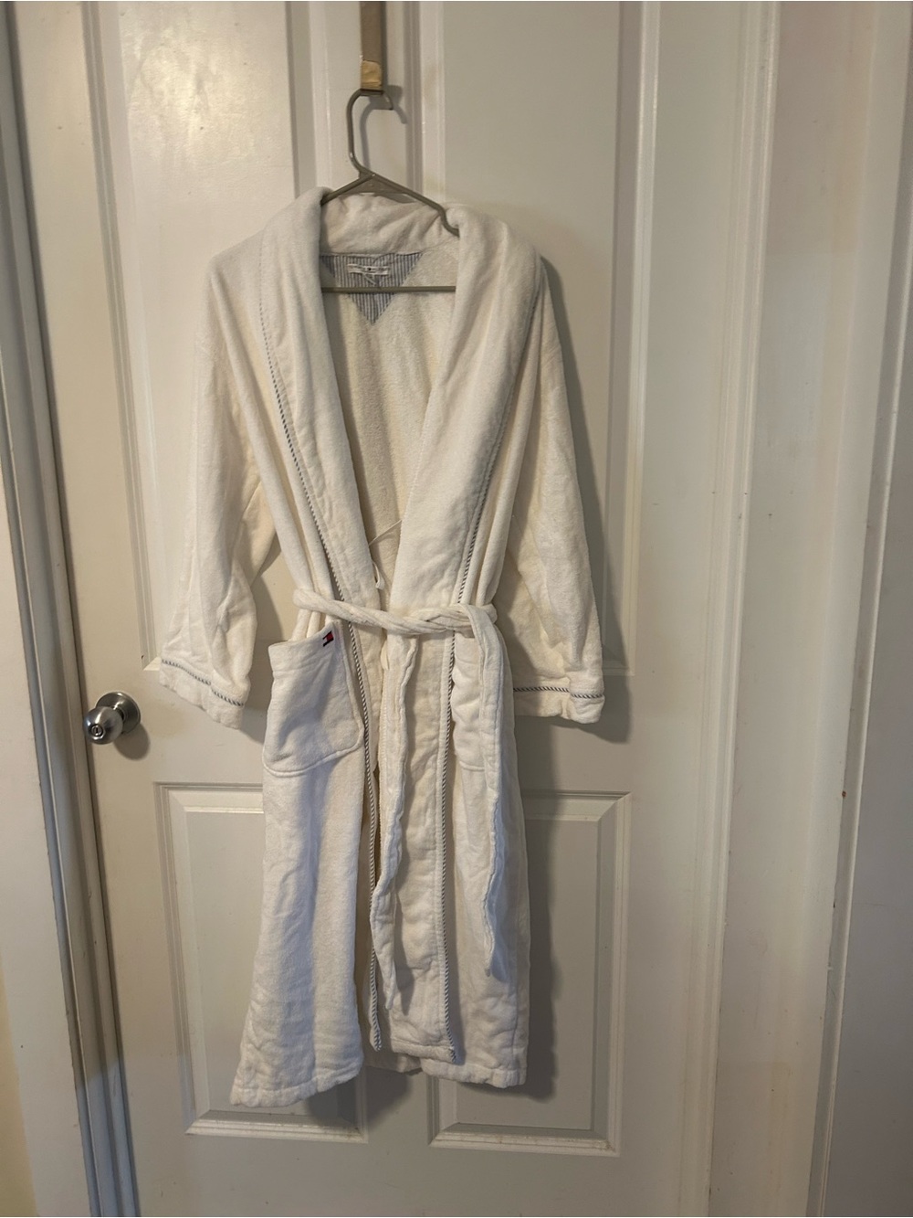 Tommy Hilfigure Classic White Hooded Bath Robe - size S/M